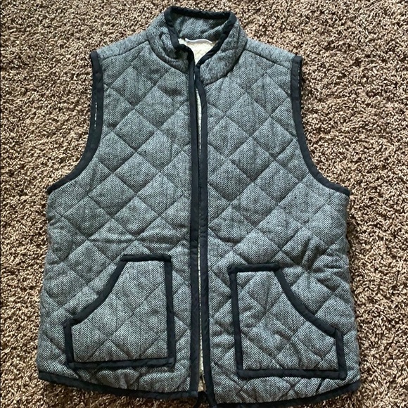 UOI Boutique Chevron Sherpa Lined Vest - Picture 1 of 3